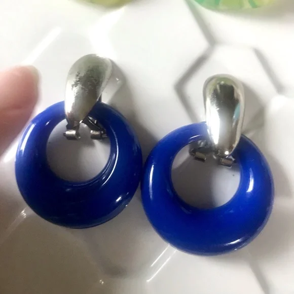 Vintage 80’svmod plastic hoops & geometric circle clip on earrings set of 3 - Picture 2 of 5